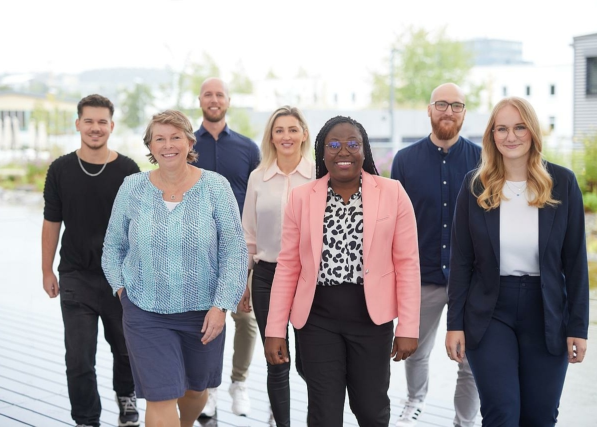 Teambild Mitarbeiter und Mitarbeiterinnen 