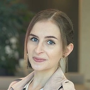 Portraitbild einer Mitarbeiterin
