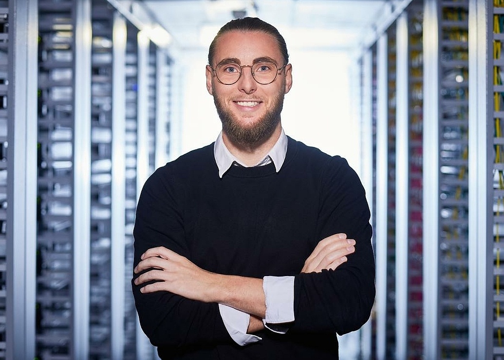 Portraitbild von einem Mitarbeiter 