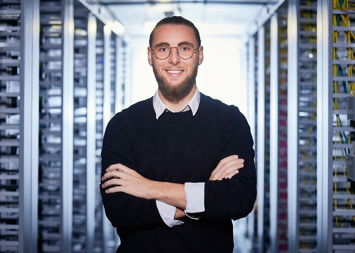 Portraitbild von einem Mitarbeiter 