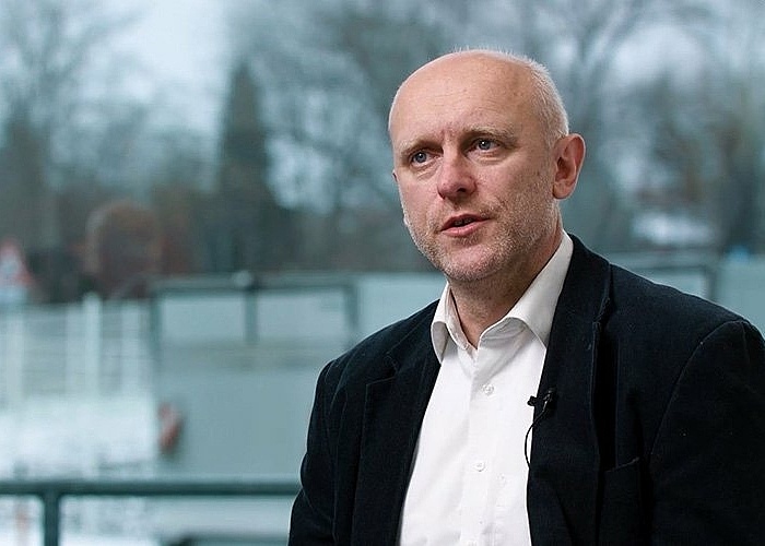David Brett, Product-and Service Manager