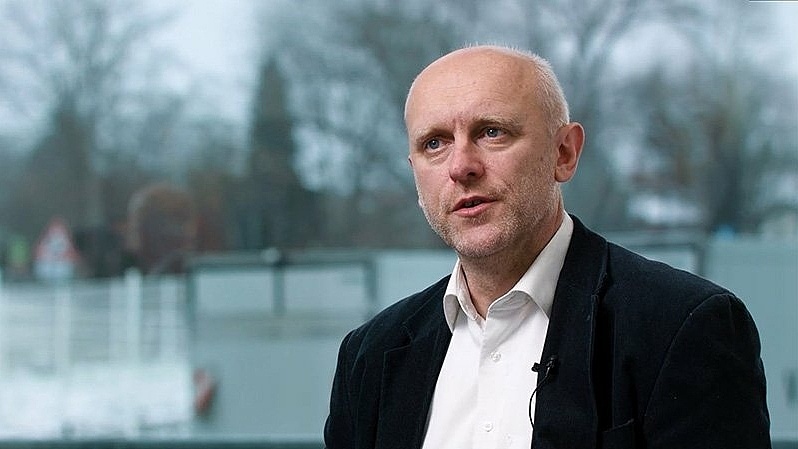 David Brett, Product-and Service Manager