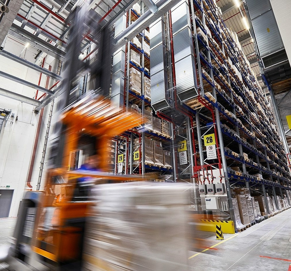 Storing pharmaceutical goods
