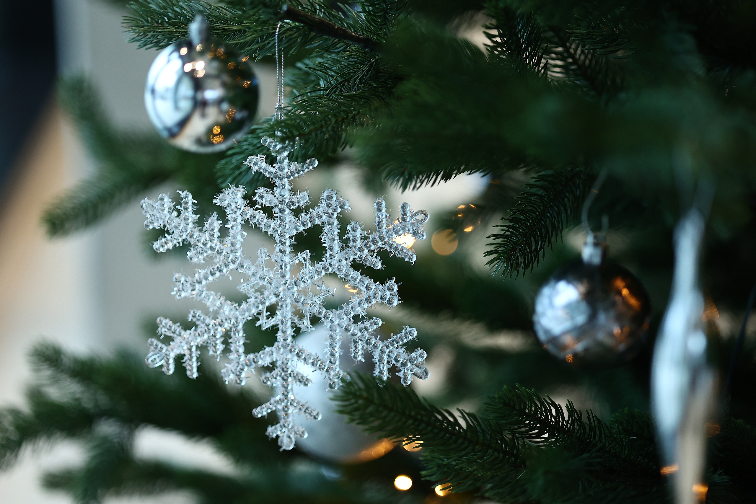 Eine Schneeflocke zur Deko an den Christbaum