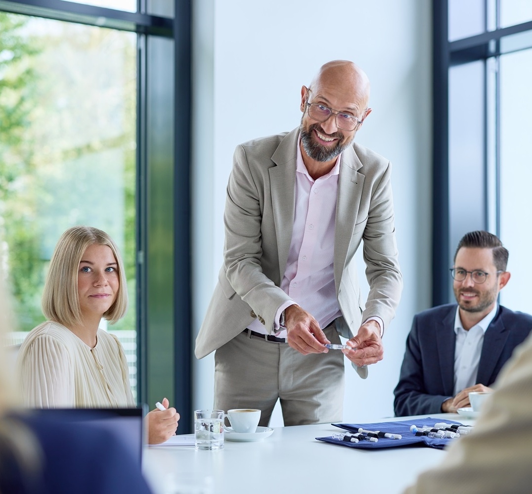 Team-Besprechung in Besprechungszimmer