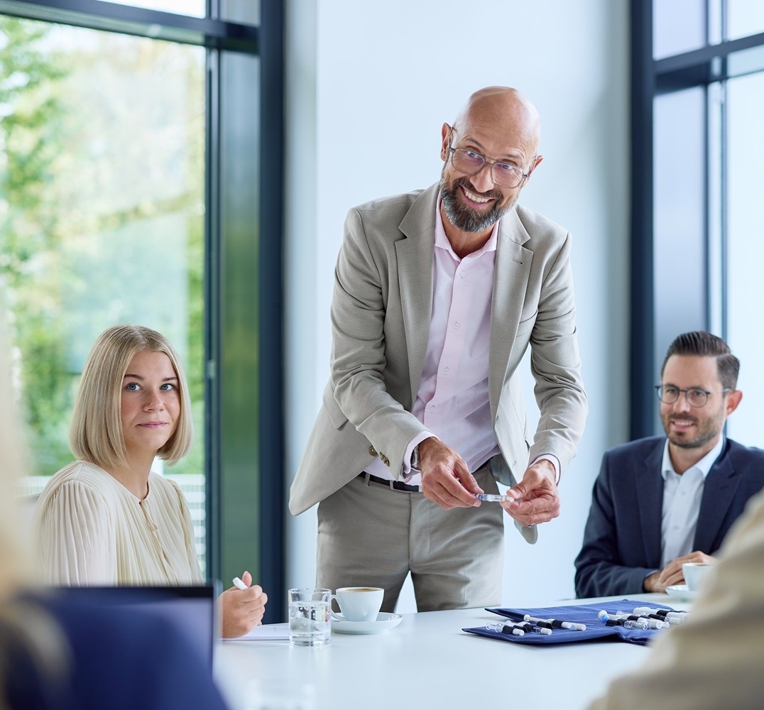 Team-Besprechung in Besprechungszimmer