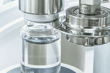 Abfüllung von Vials für ein Projekt zur Herstellung klinischer Versuche
