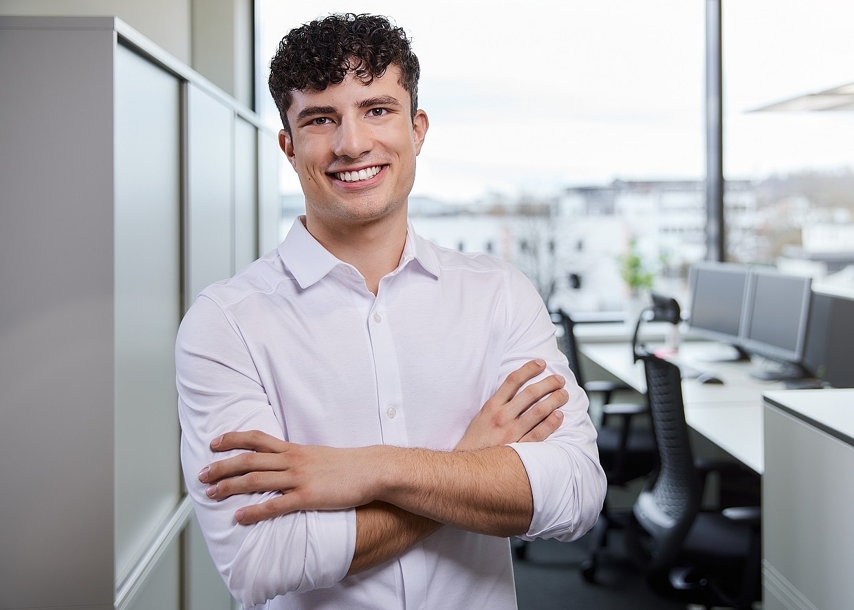 Portrait von Noah, Auszubildender Industriekaufmann bei Vetter