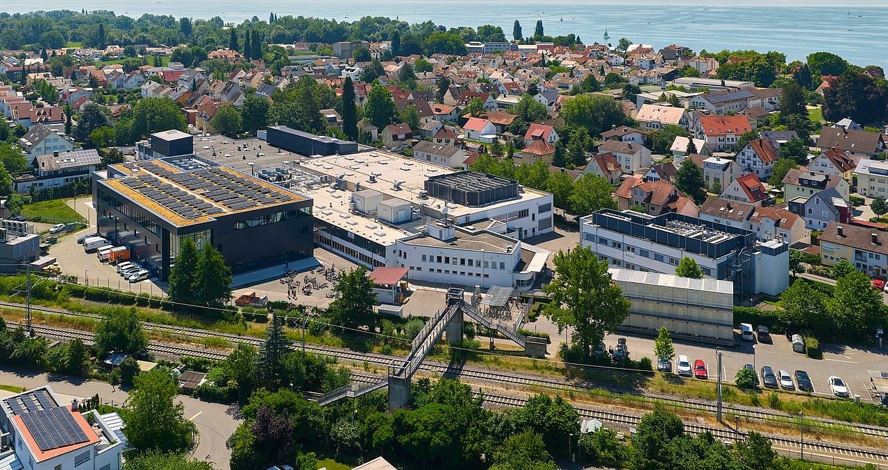 Vetter Luftaufnahme Produktionsstandort in Langenargen