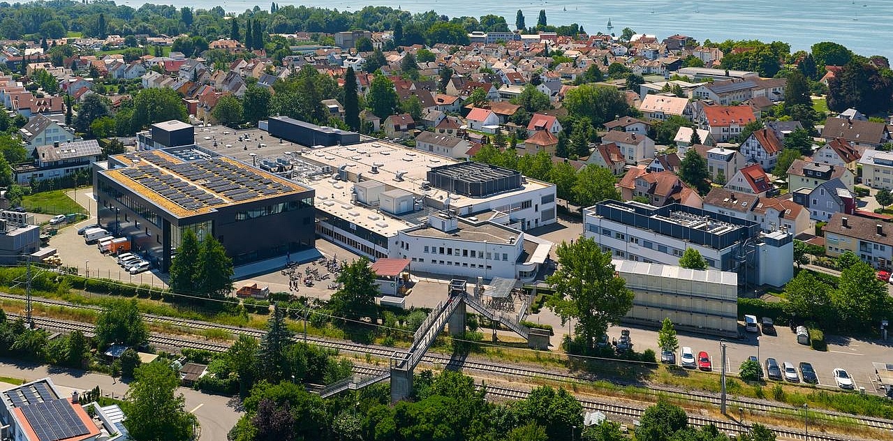 Vetter Luftaufnahme Produktionsstandort in Langenargen