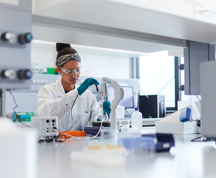 Woman in lab developing method transfer