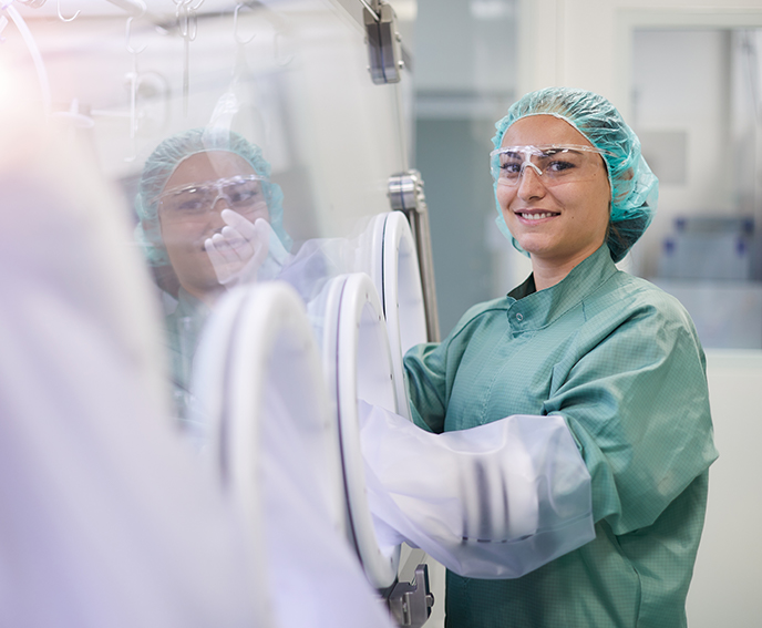 lab worker during pharmaceutical product testing