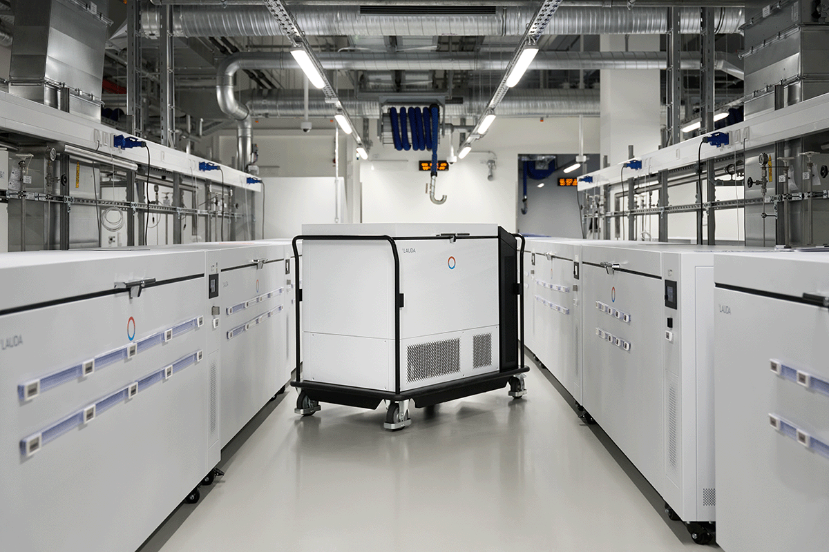 Mobile freezer solution for internal cold chain transport
