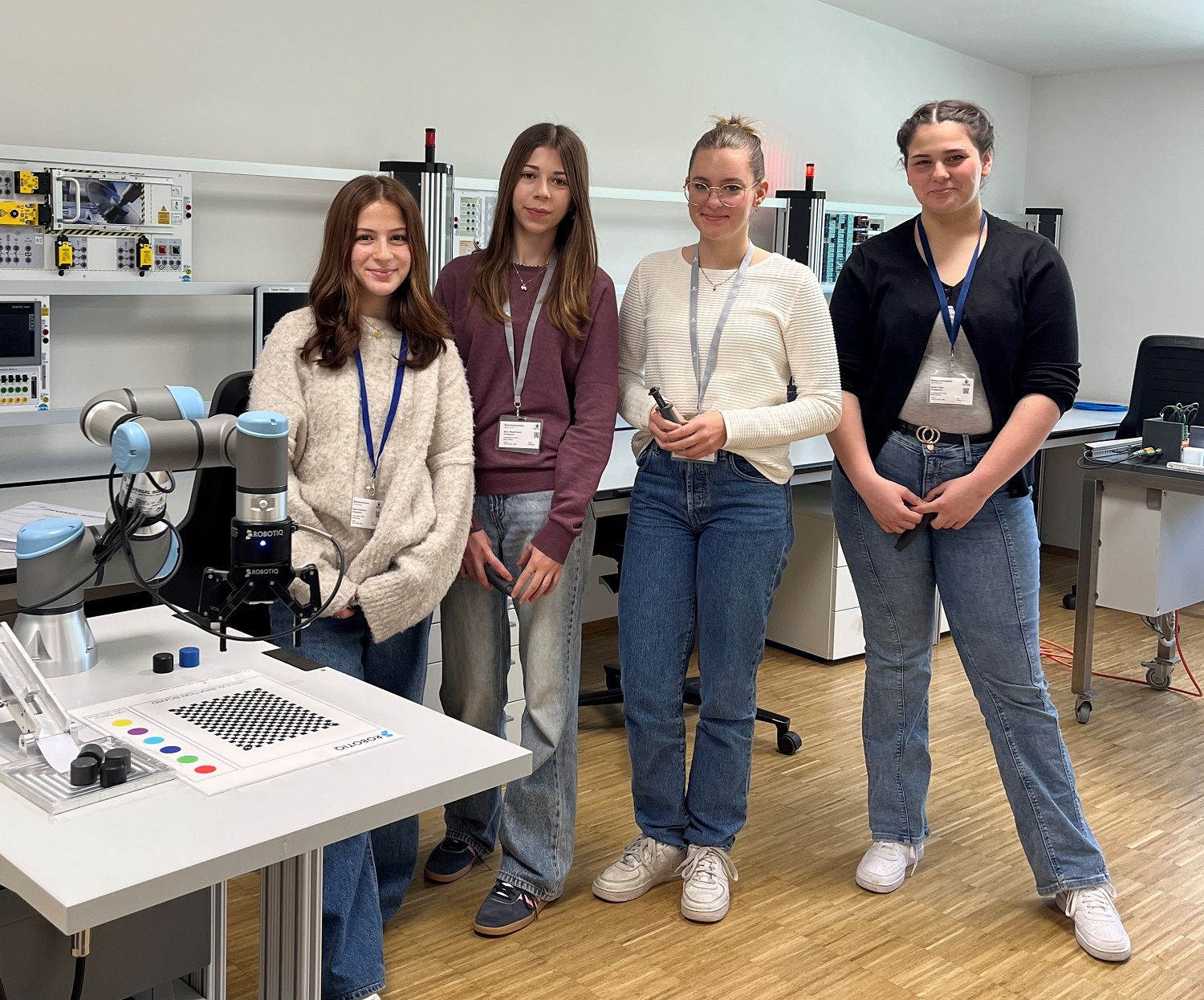 Girls' Day bei Vetter in der Automatisierungstechnik: Gruppenbild der Teilnehmenden