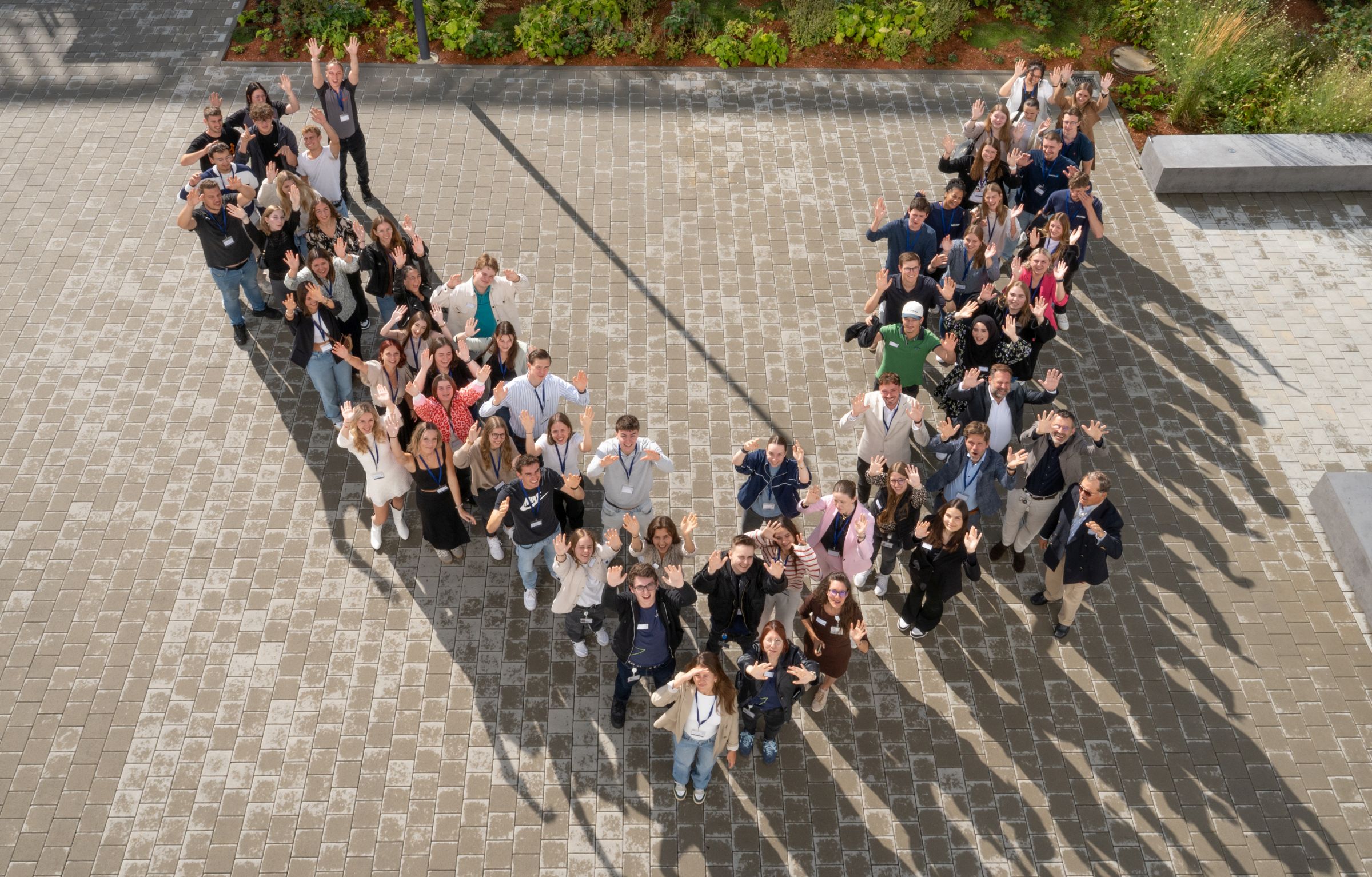Gruppenbild der IHK-Ausbildungsbotschafter:innen bei der Dankesfeier und Urkundenübergabe der IHK Bodensee-Oberschwaben