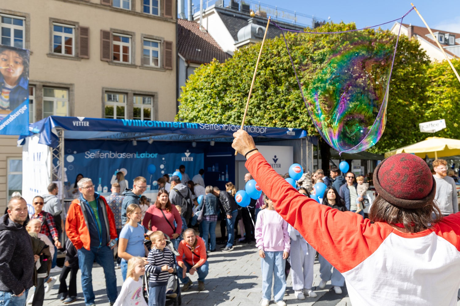 Seifenblasenkünstler Vetter Ravensburg spielt