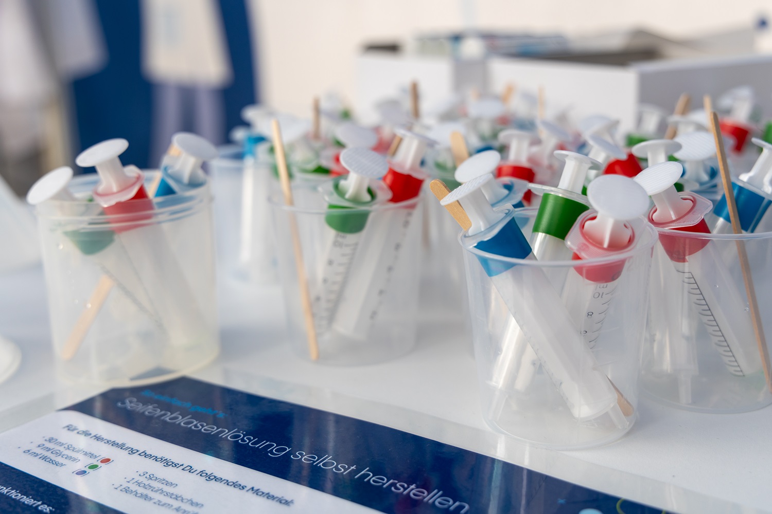 Spritzen im Seifenblasenlabor