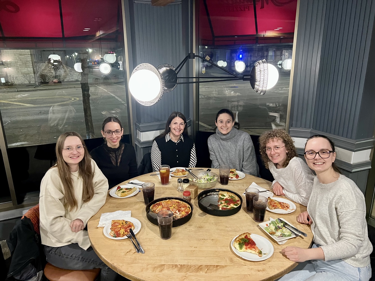 Deep Dish Pizza Gruppenbild