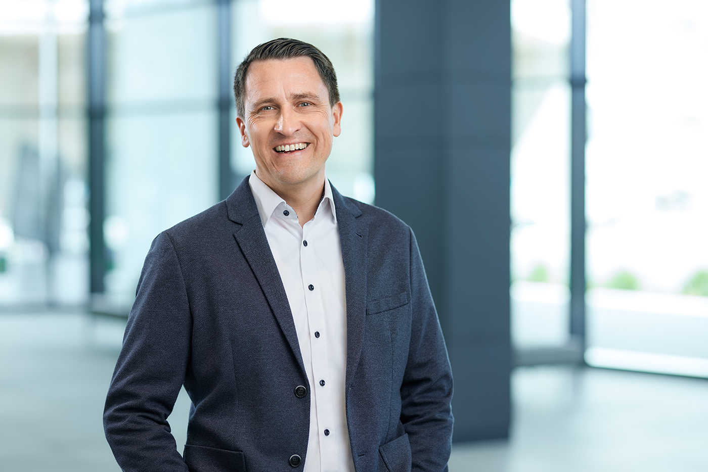 Portraitbild von einem Mitarbeiter 
