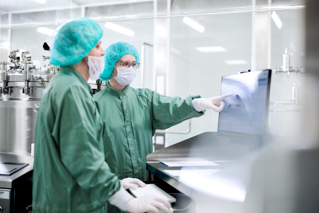 Vetter compounding workers