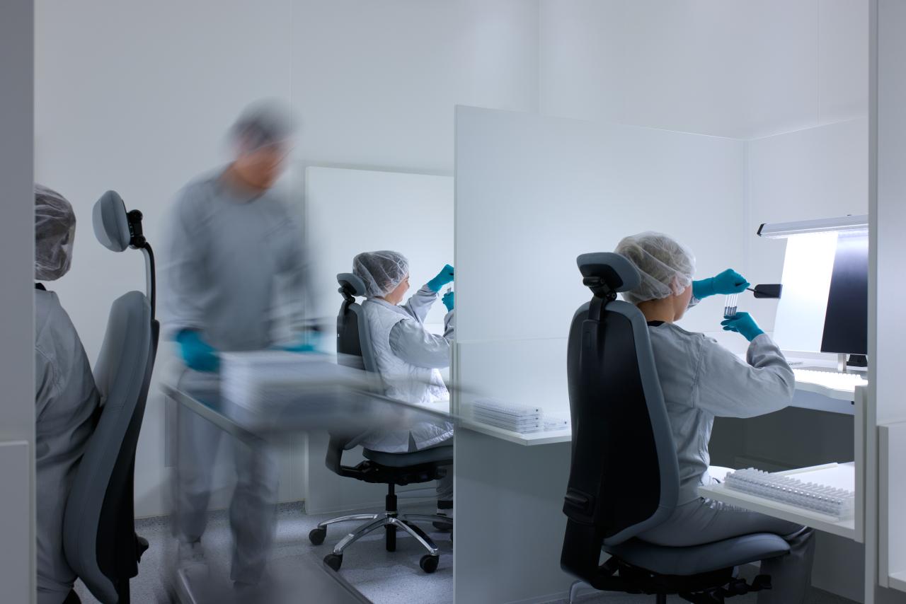 Visual inspection after clinical batch filling