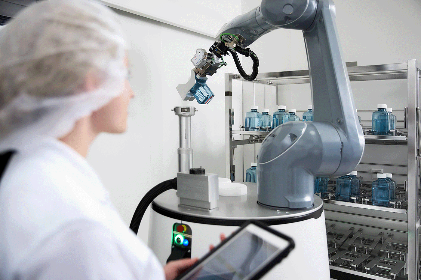 Human and Robot collaboration CDMO