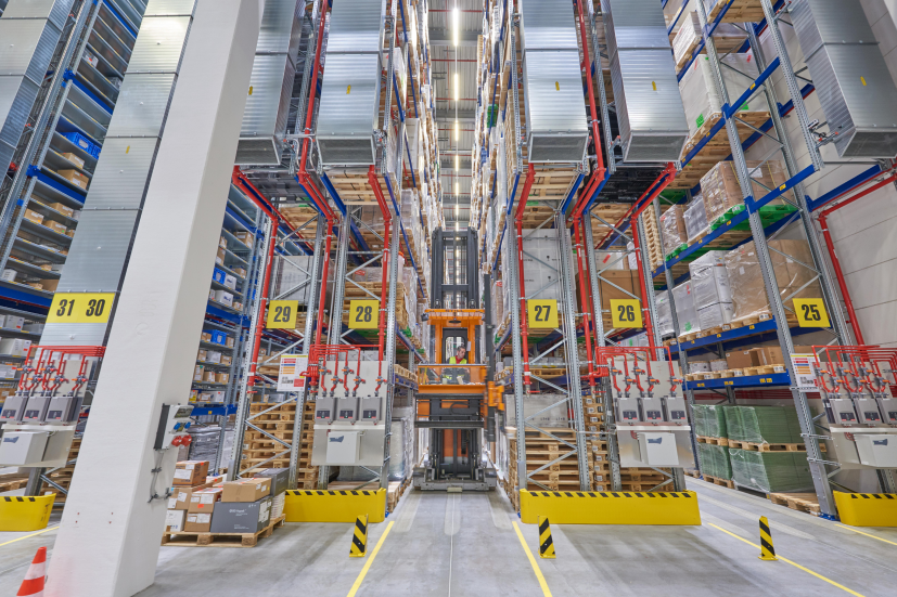 Large scale warehouse for drug product distribution logistics